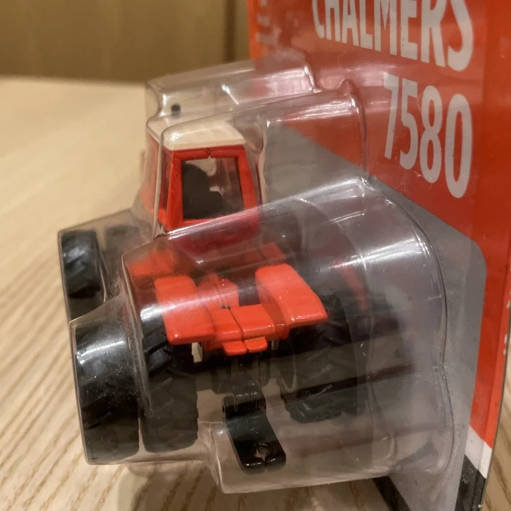Ertl Allis-Chalmers 7580 4WD Diecast Tractor w Duals 1/64 Scale Tomy 16319